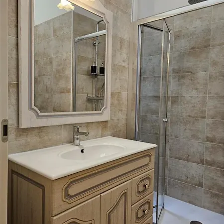 Del Roster Vendégház